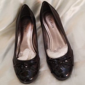 Alfani Glenda Fudge Flats - Size 5.5M